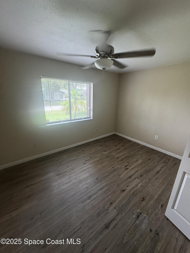 530 Escarole Street Se - Photo 3
