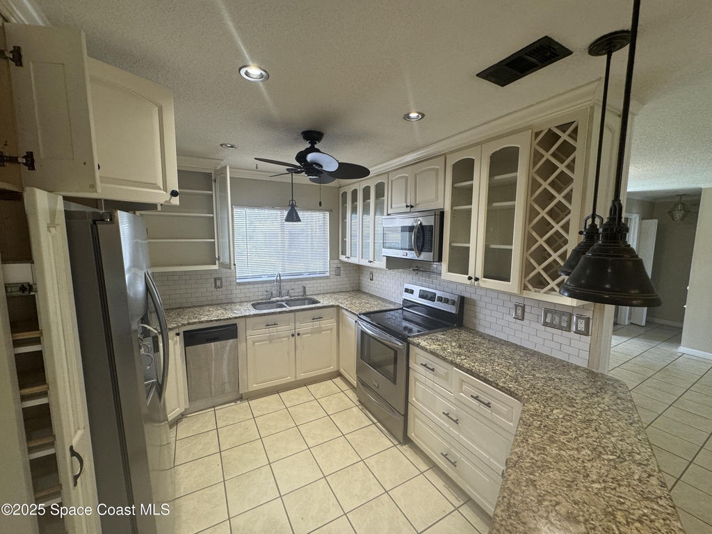 530 Escarole Street Se - Photo 12