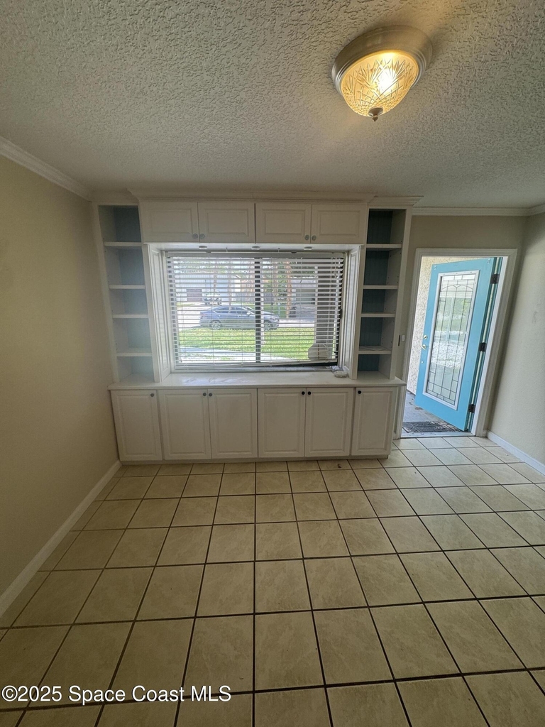 530 Escarole Street Se - Photo 9