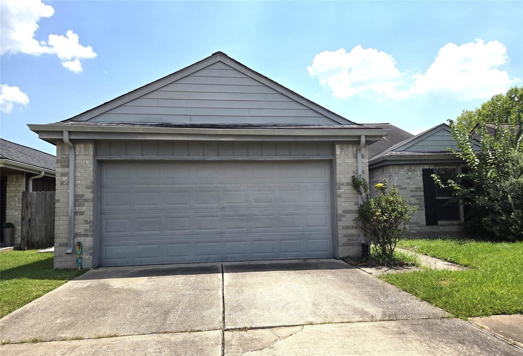 13427 Juniper Point Drive - Photo 0