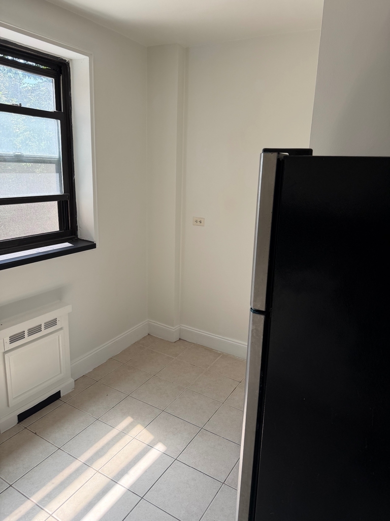 Sedgwick Avenue - Photo 1