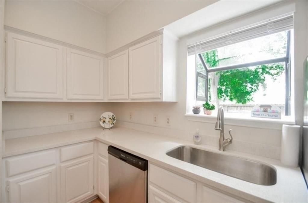 1103 Dulles Avenue - Photo 10