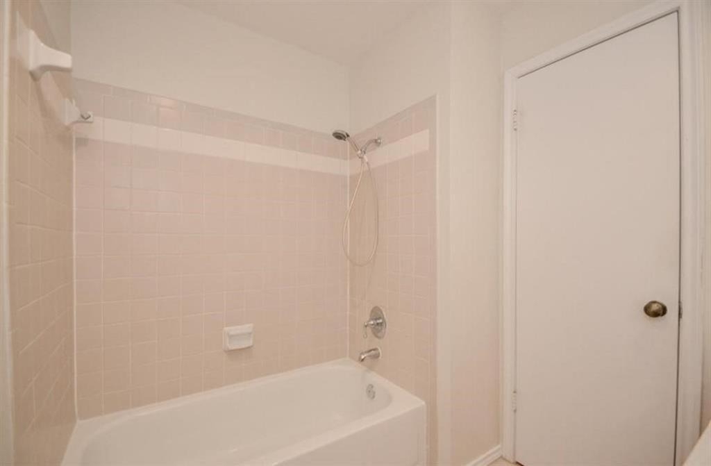 1103 Dulles Avenue - Photo 6