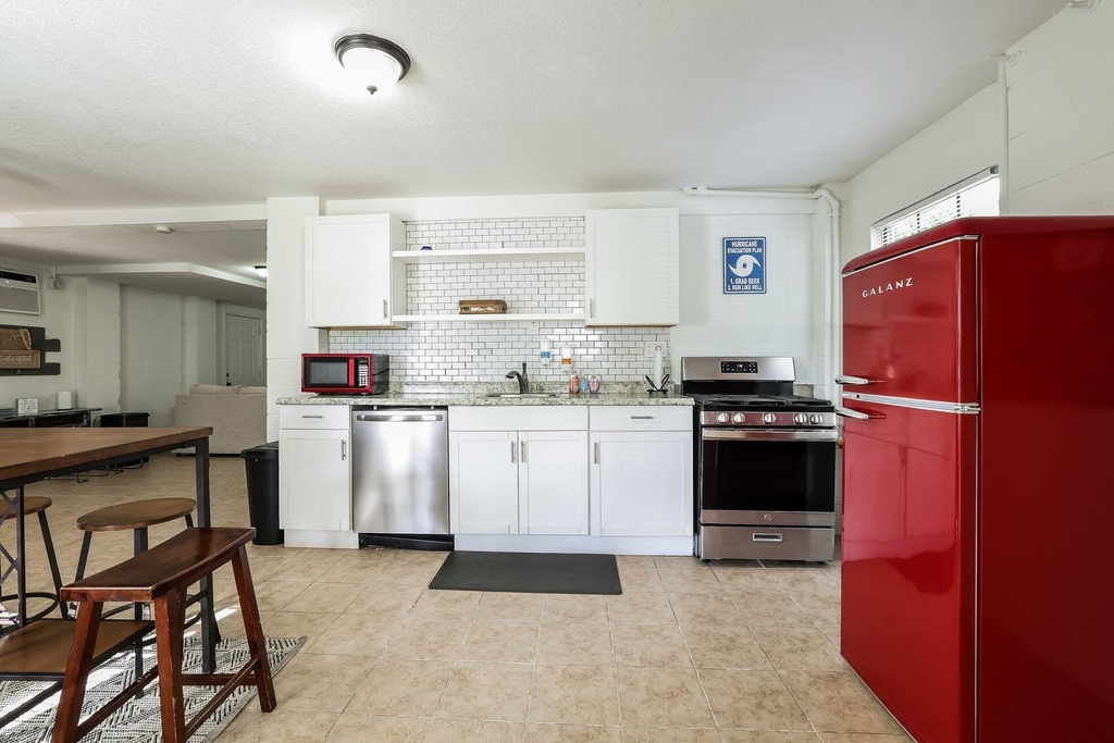 2219 72nd Street - Photo 3