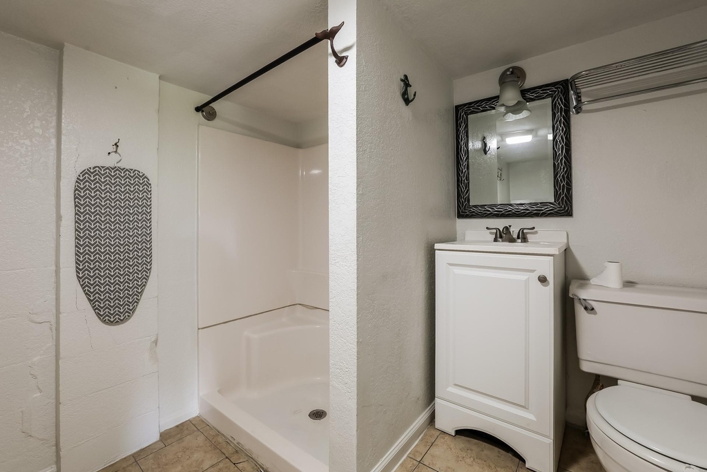 2219 72nd Street - Photo 6