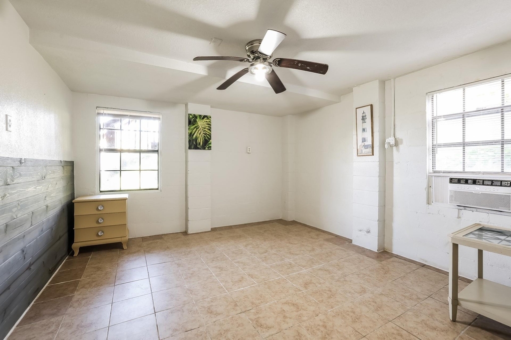 2219 72nd Street - Photo 5
