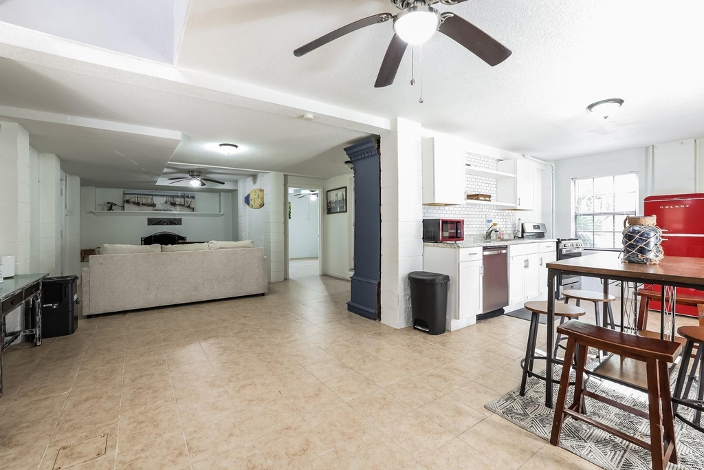 2219 72nd Street - Photo 2