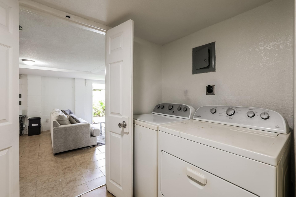 2219 72nd Street - Photo 4