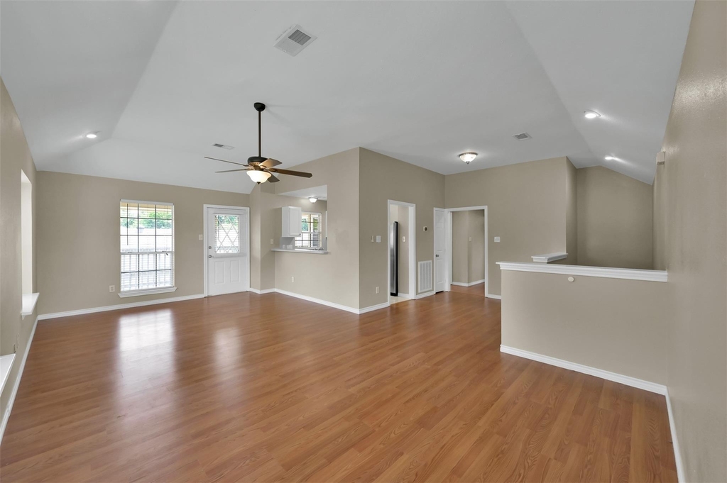 1141 Lovett Street - Photo 6