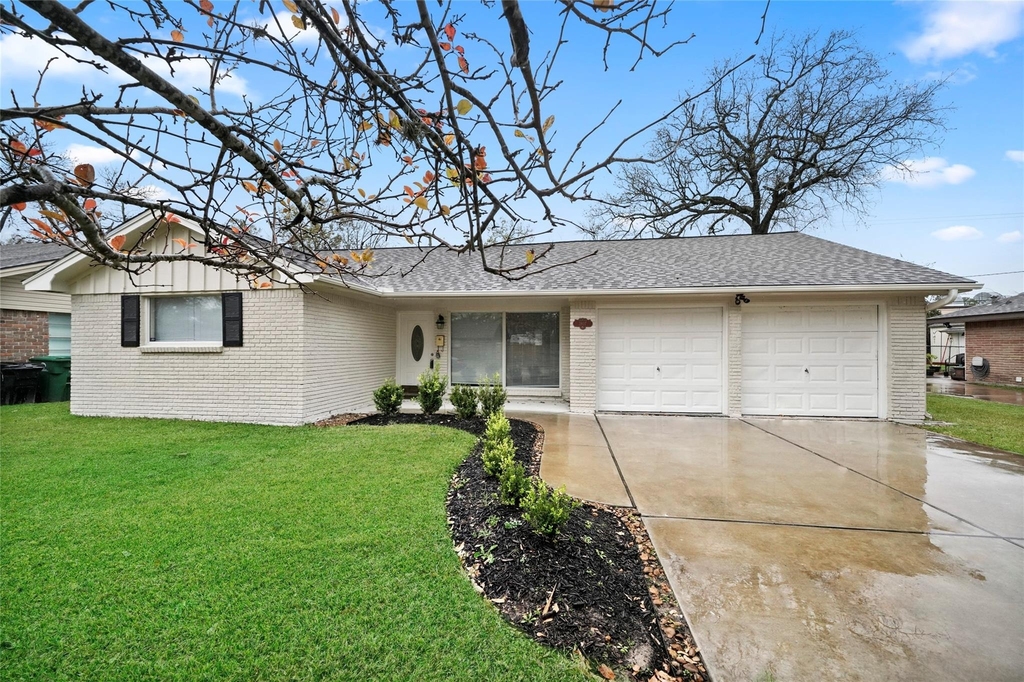 1807 Shadow Bend Drive - Photo 1