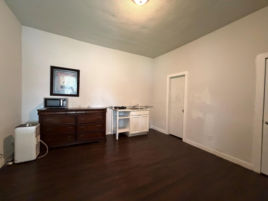 1211 W Park Avenue - Photo 3
