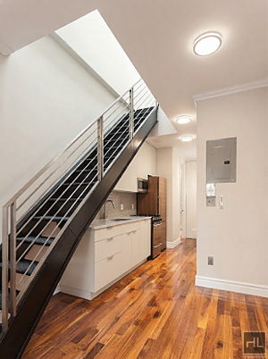 Avenue B - Photo 3