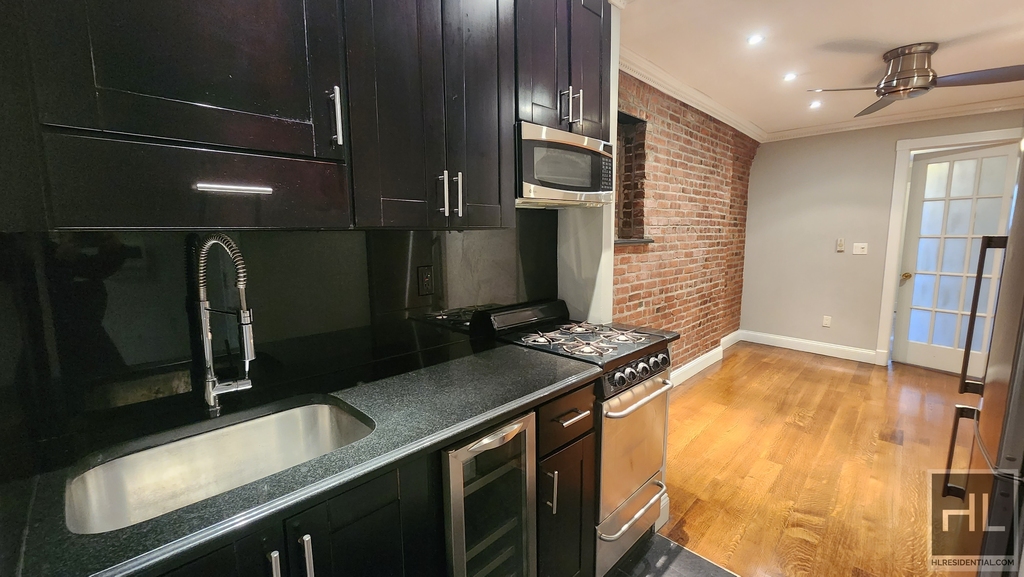 West 53 Street - Photo 2