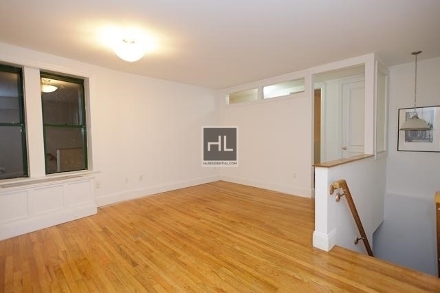 East 70 Street - Photo 1