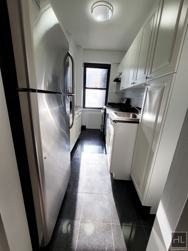 East 57 Street - Photo 5