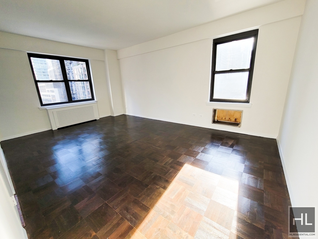 East 57 Street - Photo 1