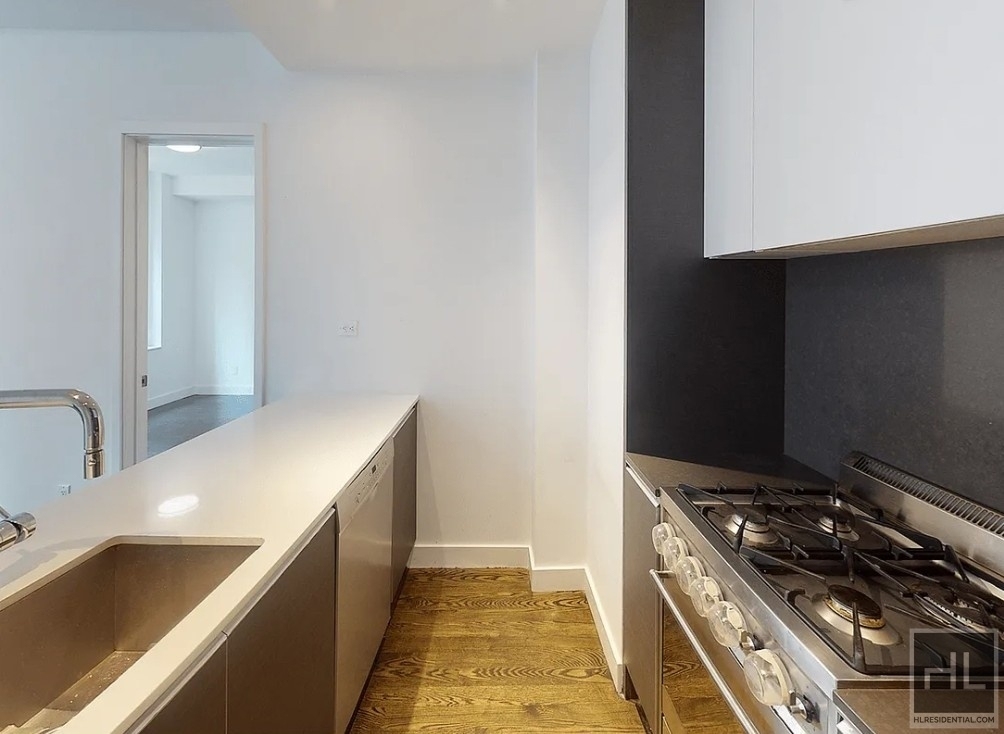West End Avenue - Photo 1