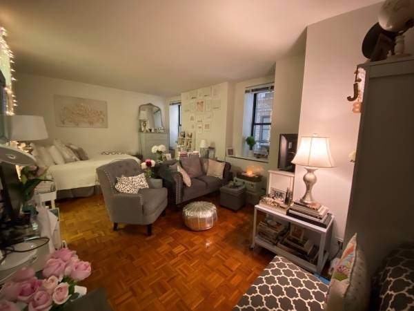West 34th Street - Photo 2