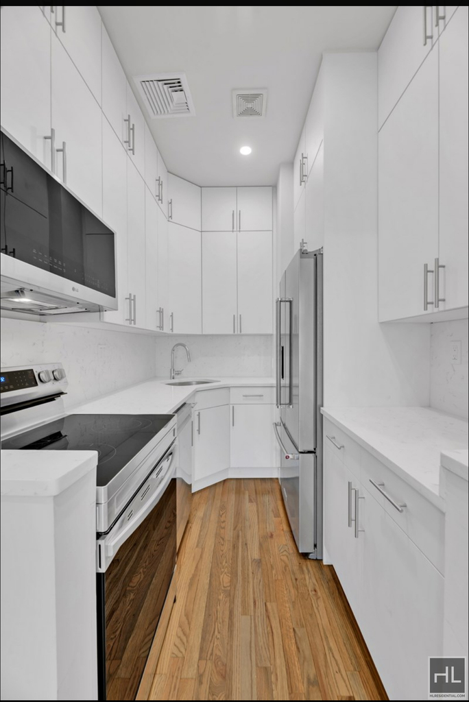 East 27 Street - Photo 5