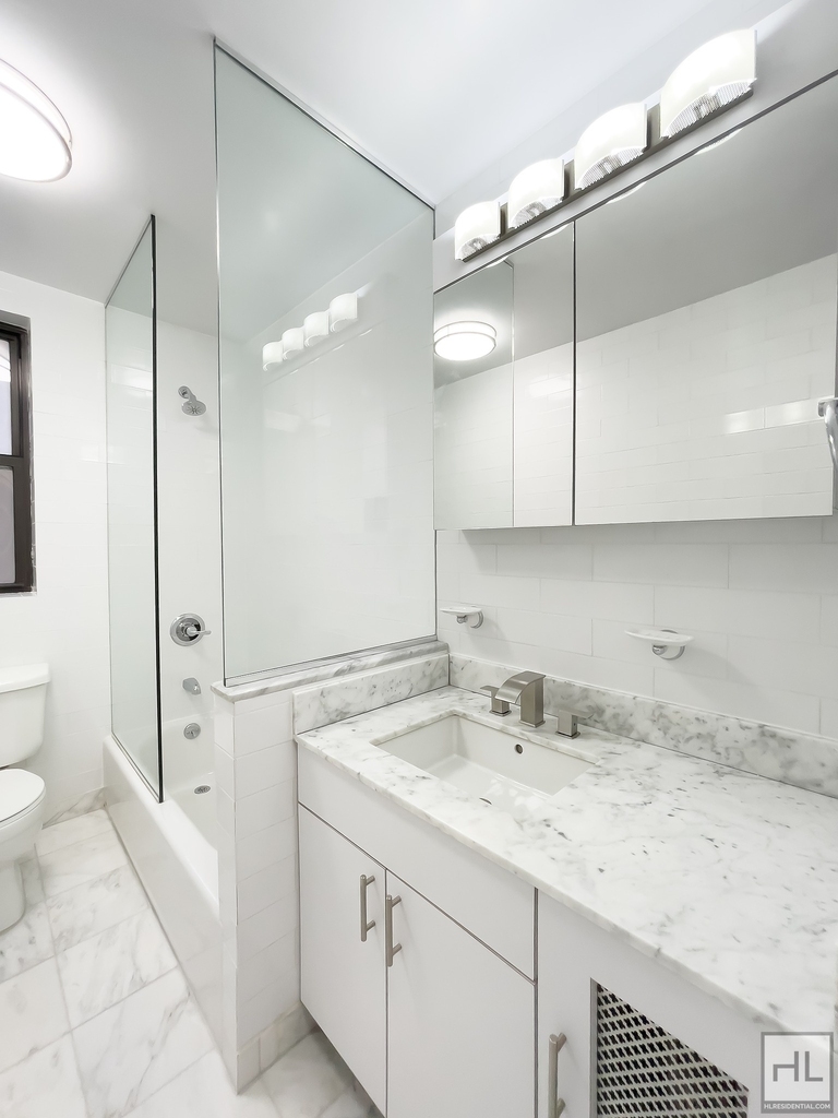 Fifth Avenue - Photo 11
