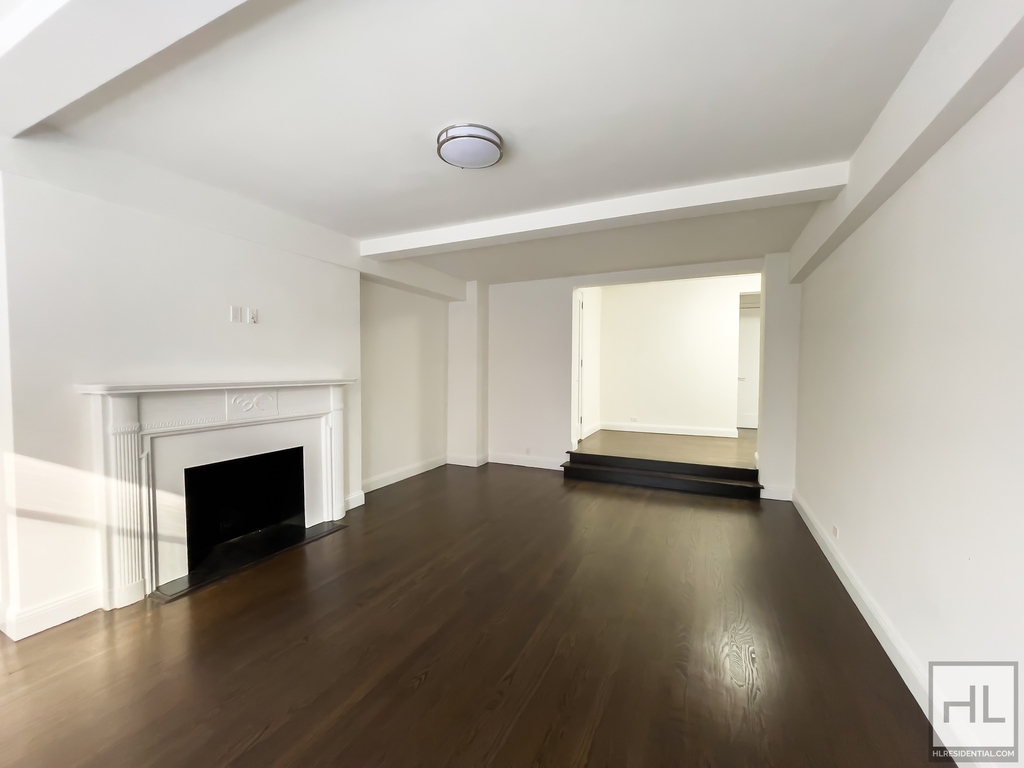 Fifth Avenue - Photo 5