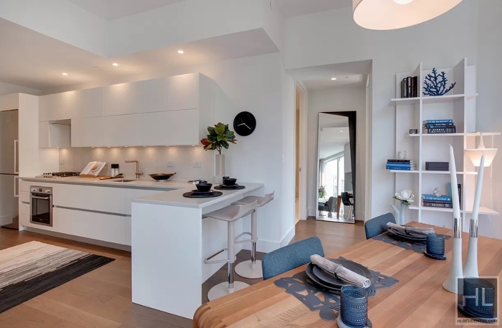East 44th Street - Photo 1