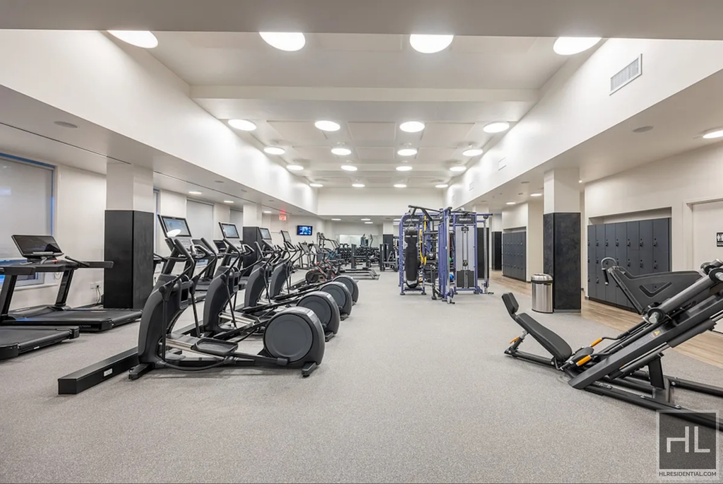 2 Avenue - Photo 8