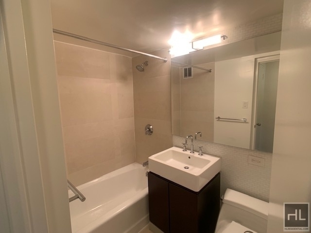 East 63 Street - Photo 4