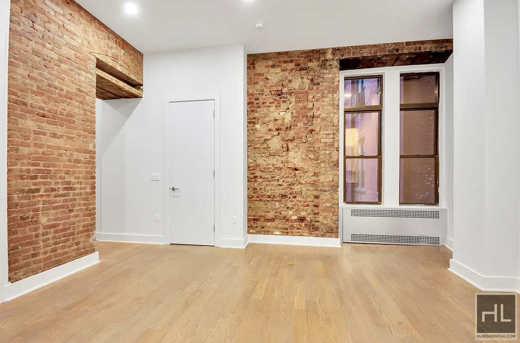 Madison Avenue - Photo 1