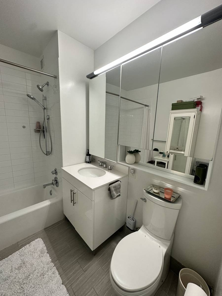 West 57th Street - Photo 4