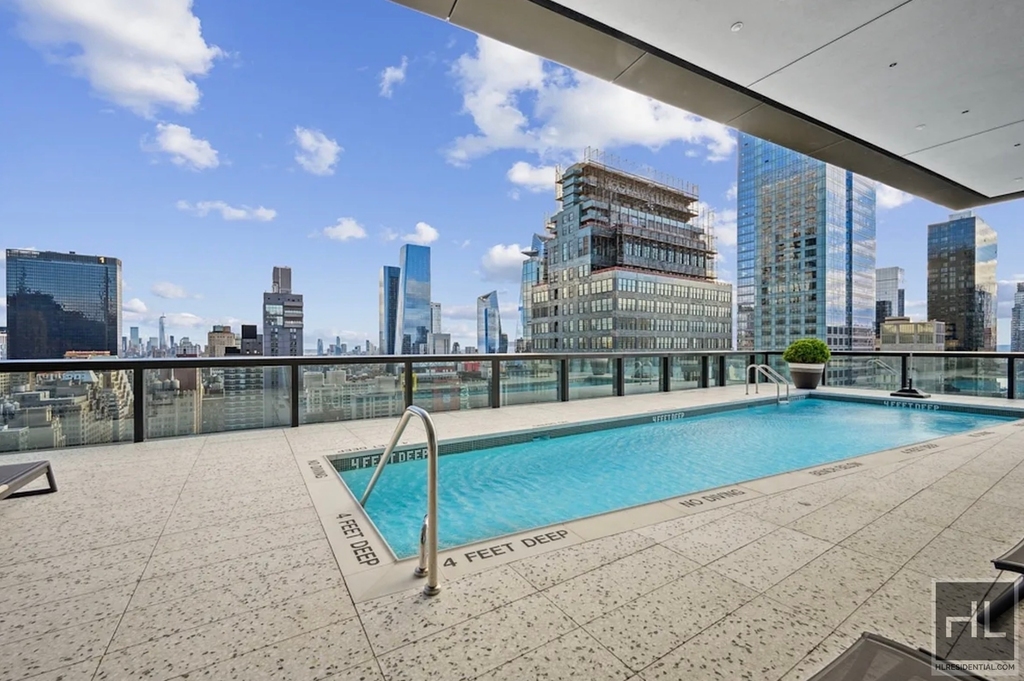 West 43rd Street - Photo 8