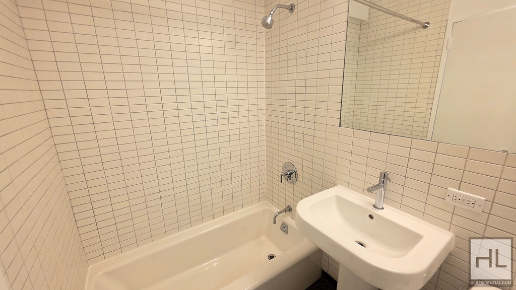 East 39th Street - Photo 4