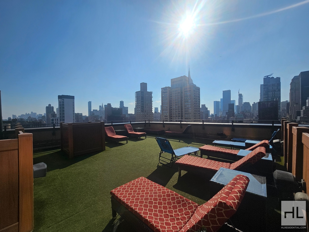 East 39th Street - Photo 5