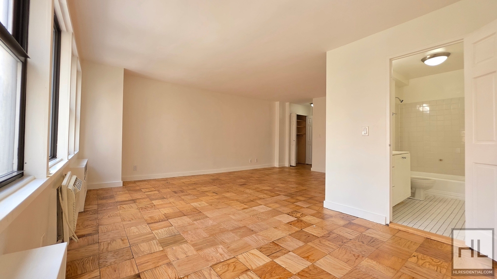 East 36 Street - Photo 2