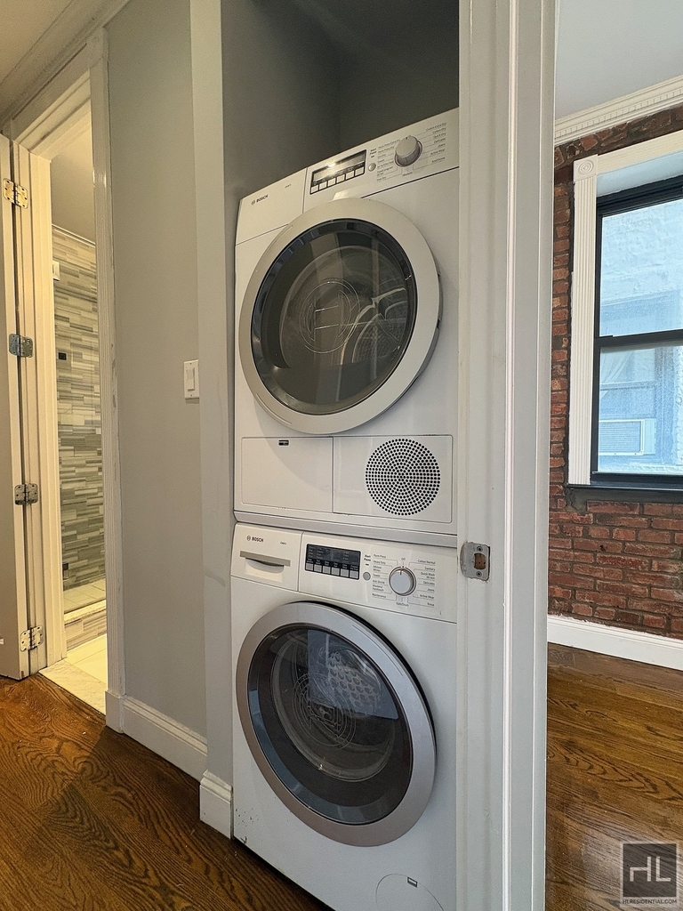 West 103rd Street - Photo 8