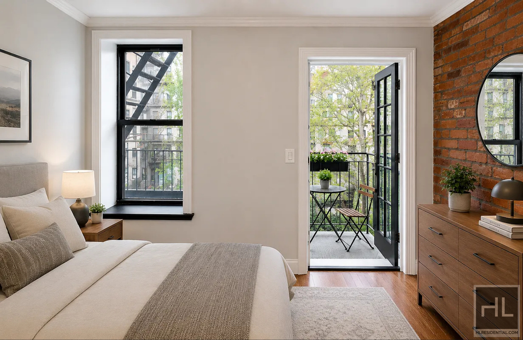 East 7 Street - Photo 2