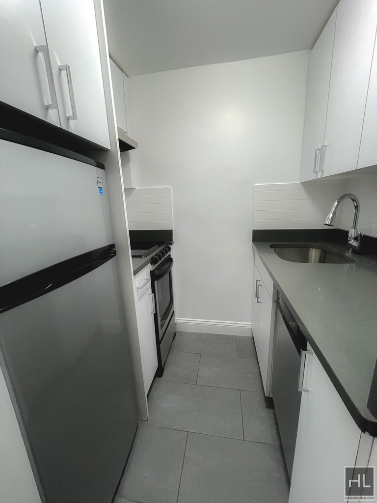 West 73rd Street - Photo 4