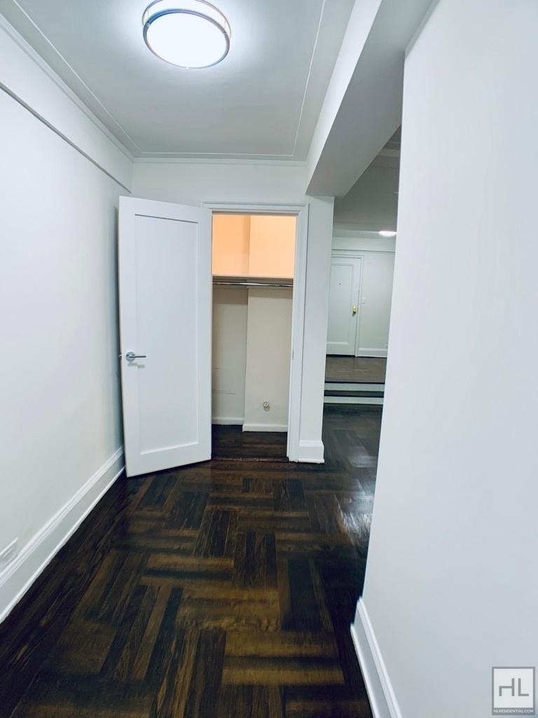 East 38 Street - Photo 3