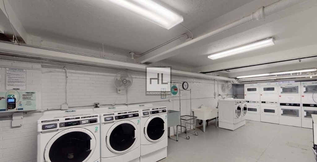 East 38 Street - Photo 8
