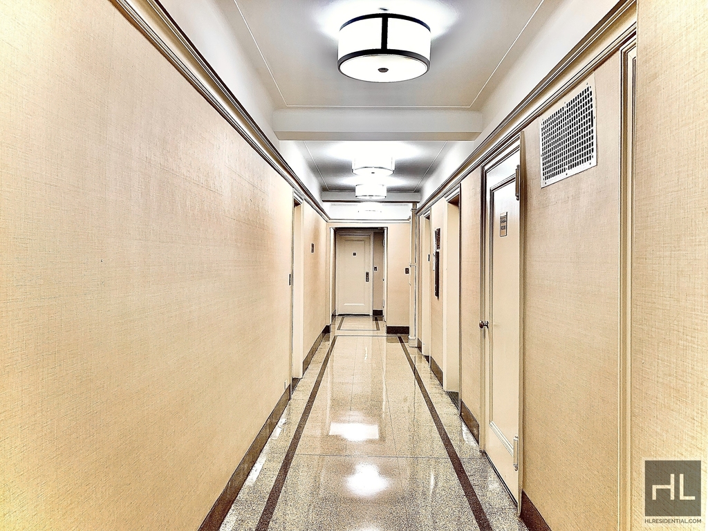 East 38 Street - Photo 9