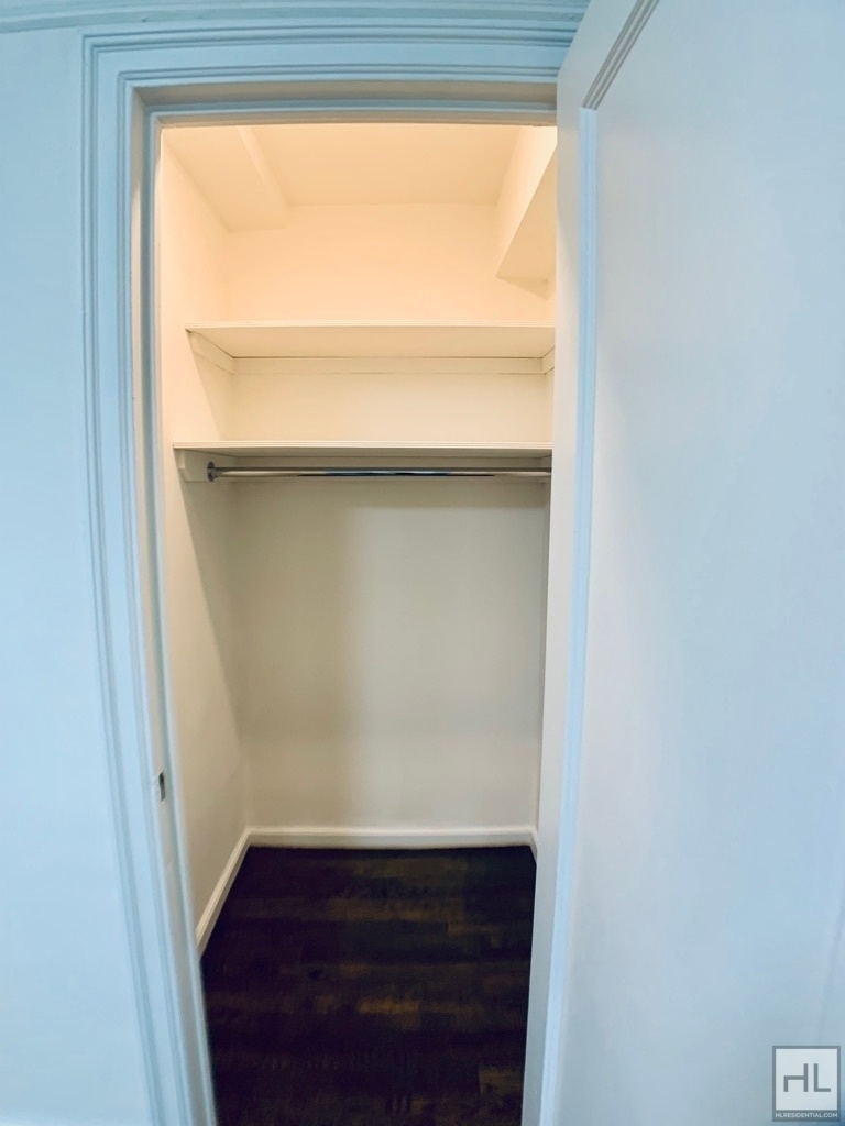 East 38 Street - Photo 6