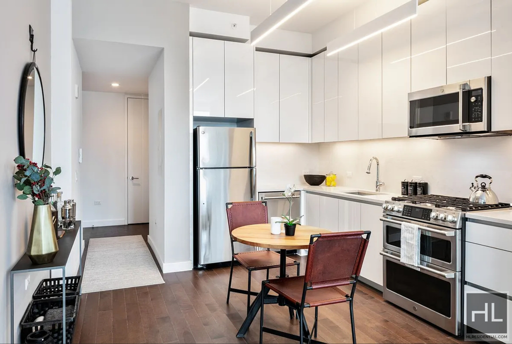 West 36 Street - Photo 1