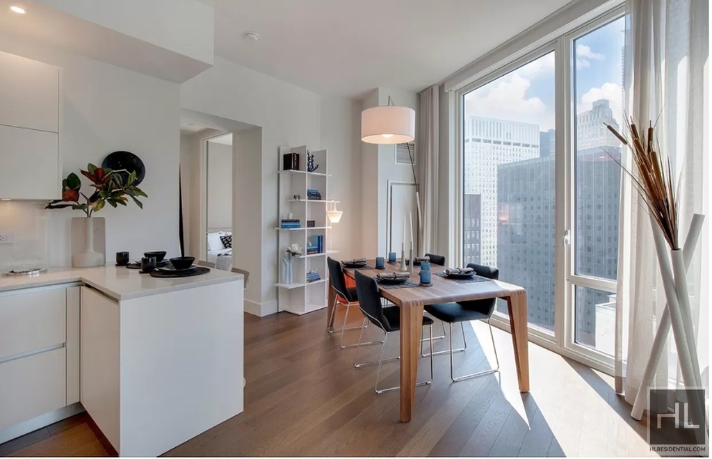 East 44th Street - Photo 2