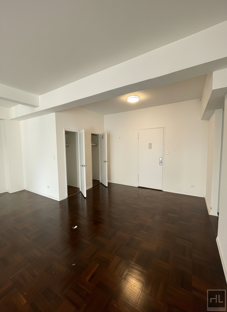 East 57 Street - Photo 5