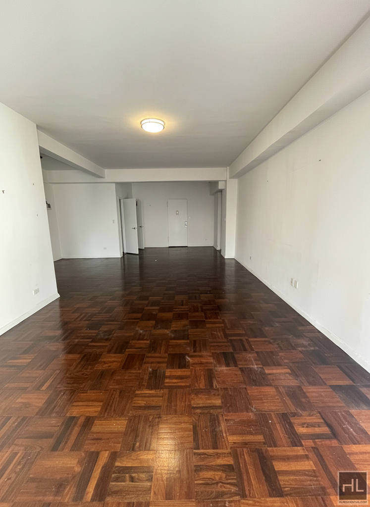 East 57 Street - Photo 4