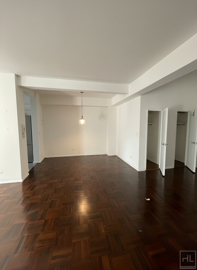 East 57 Street - Photo 6