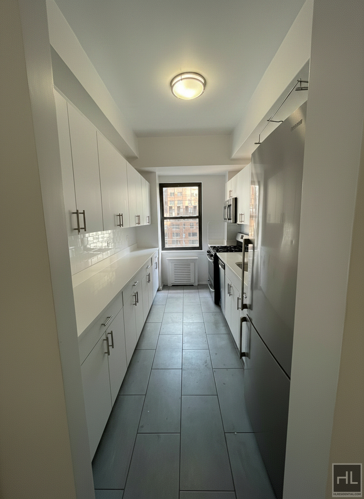 East 57 Street - Photo 8