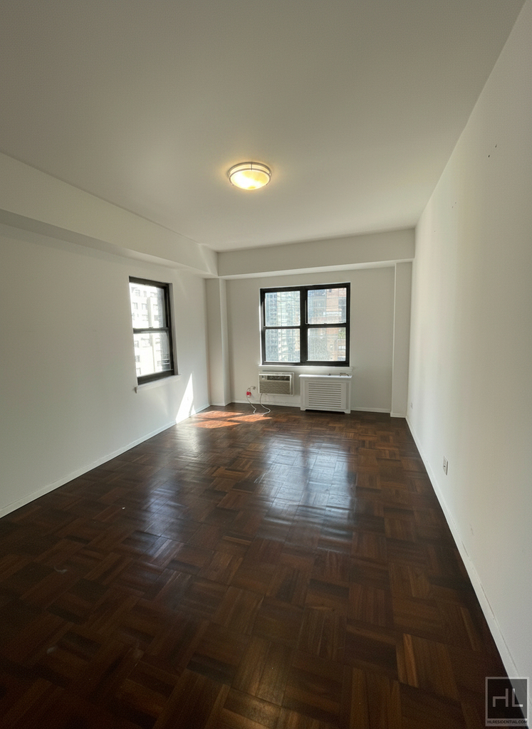 East 57 Street - Photo 2