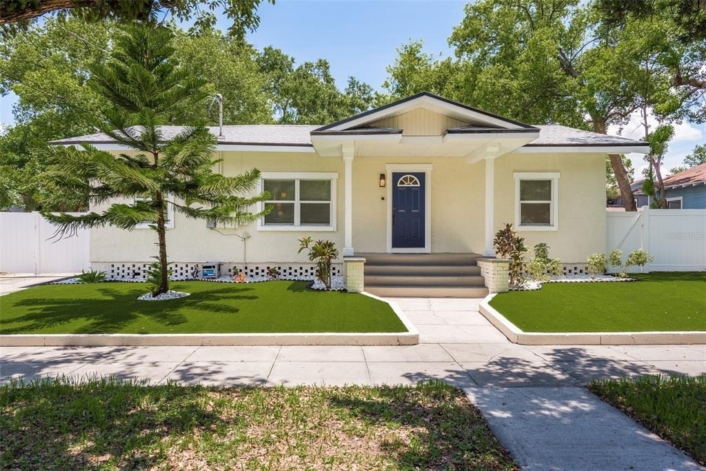 206 W Warren Avenue - Photo 0