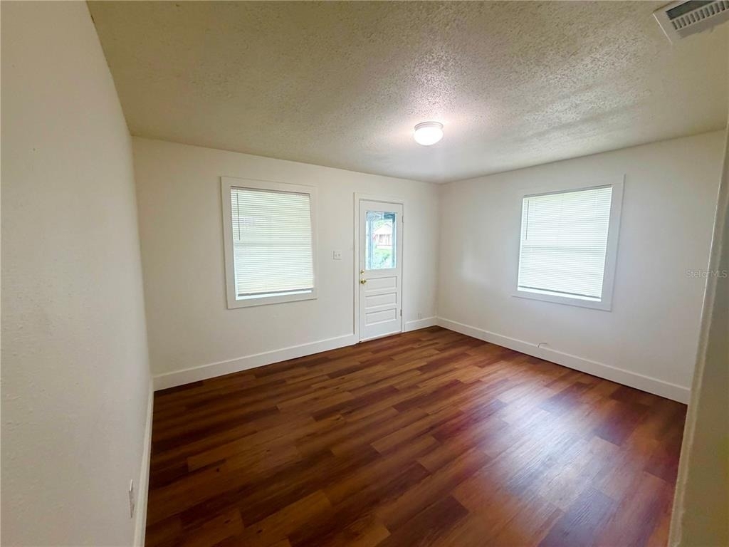 1502 W Grace Street - Photo 9